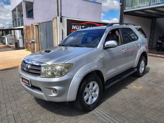 TOYOTA HILUX SW4 3.0 SRV 4X4 16V TURBO INTERCOOLER DIESEL 4P AUTOMÁTICO TOYOTA HILUX SW4 3.0 SRV 4X4 16V TURBO INTERCOOLER DIESEL 4P AUTOMÁTICO